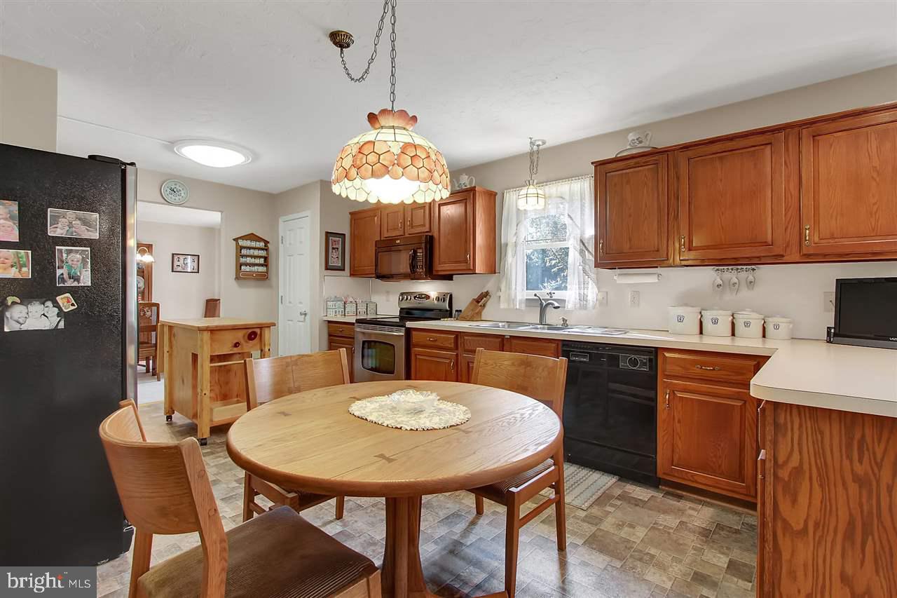 146 Meadow Road York, PA 17406 - Photo 14 of 26 Gallery Image 14