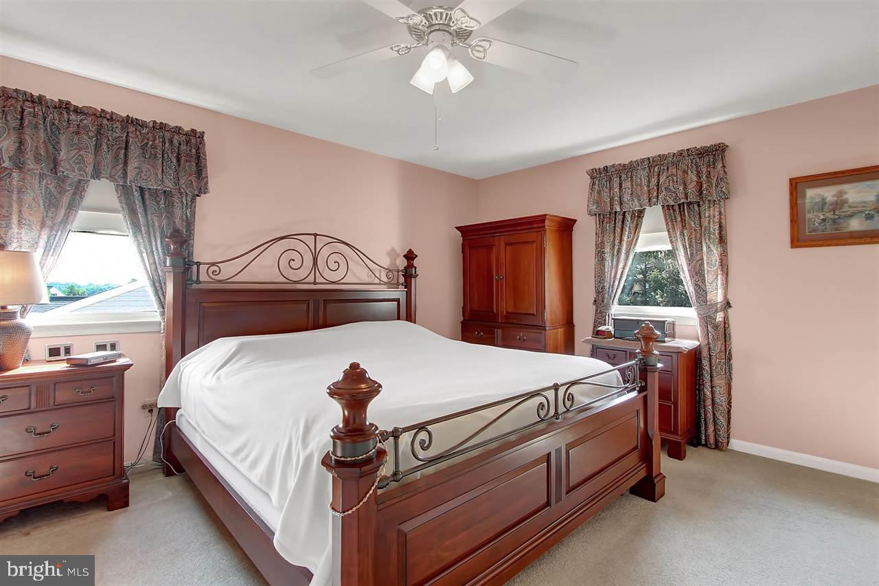 146 Meadow Road York, PA 17406 - Photo 18 of 26 Gallery Image 18