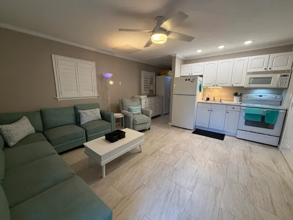 $1,850 | 8 North Marlin Avenue, Key Largo, FL 33037