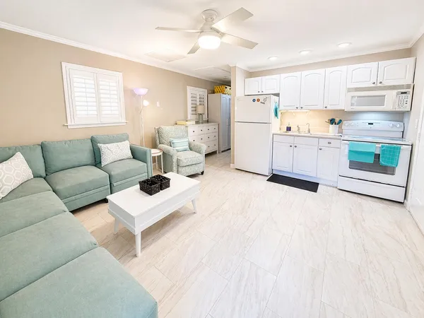 $1,850 | 8 North Marlin Avenue, Key Largo, FL 33037