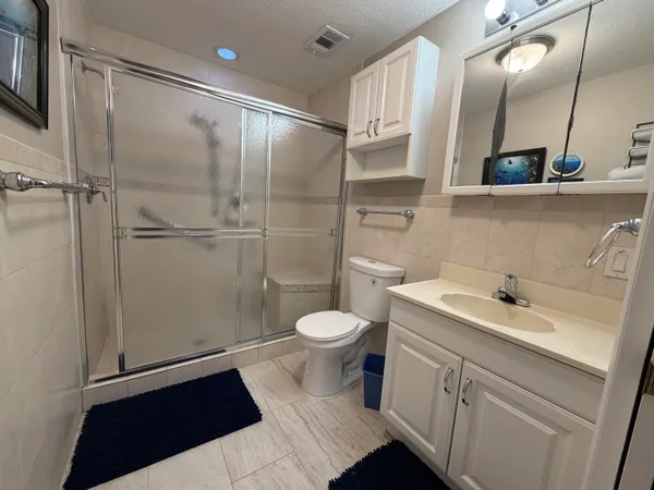 $1,850 | 8 North Marlin Avenue, Key Largo, FL 33037