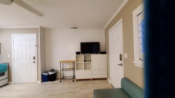 $1,850 | 8 North Marlin Avenue, Key Largo, FL 33037