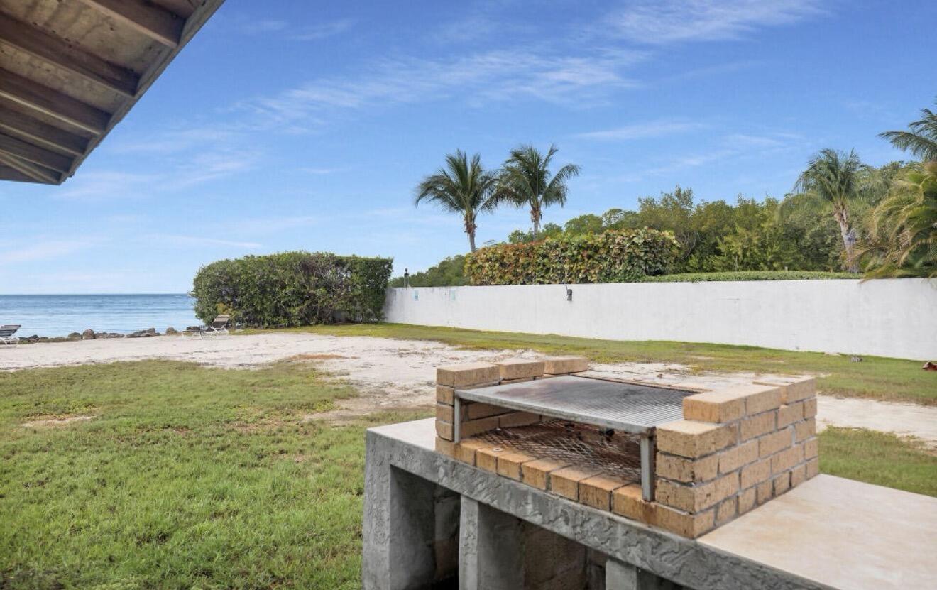 8 North Marlin Avenue Key Largo, FL 33037 - Photo 10 of 12 a view of a outdoor space with mountain view