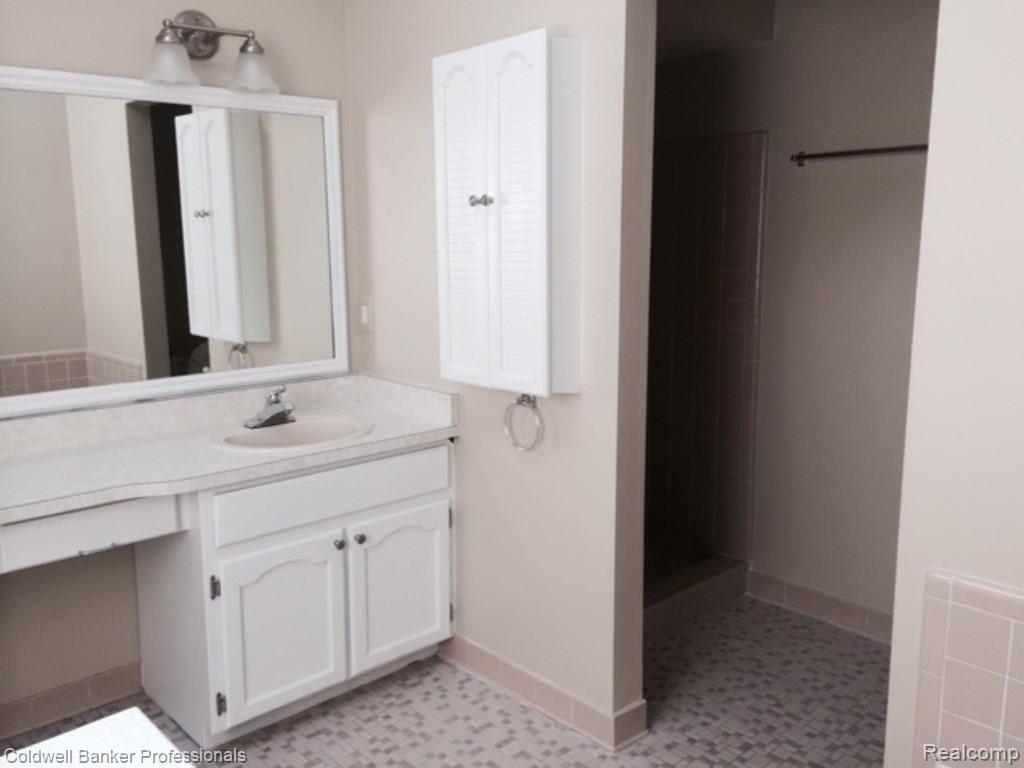 15179 Raphael Terrace Warren, MI 48088 - Photo 8 of 22 abcs.JPG