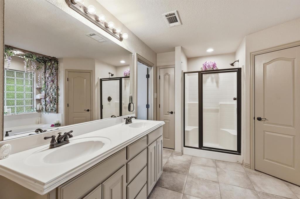 340 Merced Street Burleson, TX 76028 - Photo 25 of 40