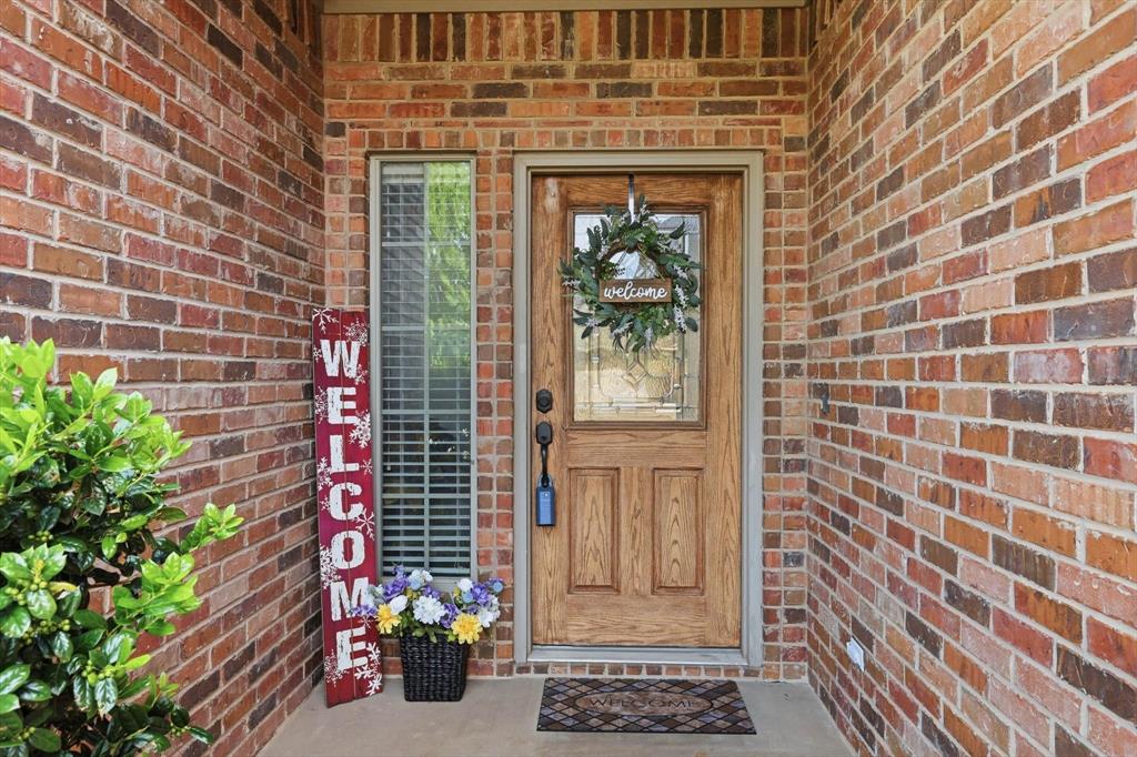 340 Merced Street Burleson, TX 76028 - Photo 3 of 40
