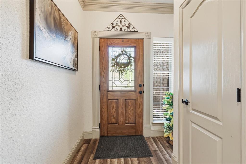 340 Merced Street Burleson, TX 76028 - Photo 4 of 40