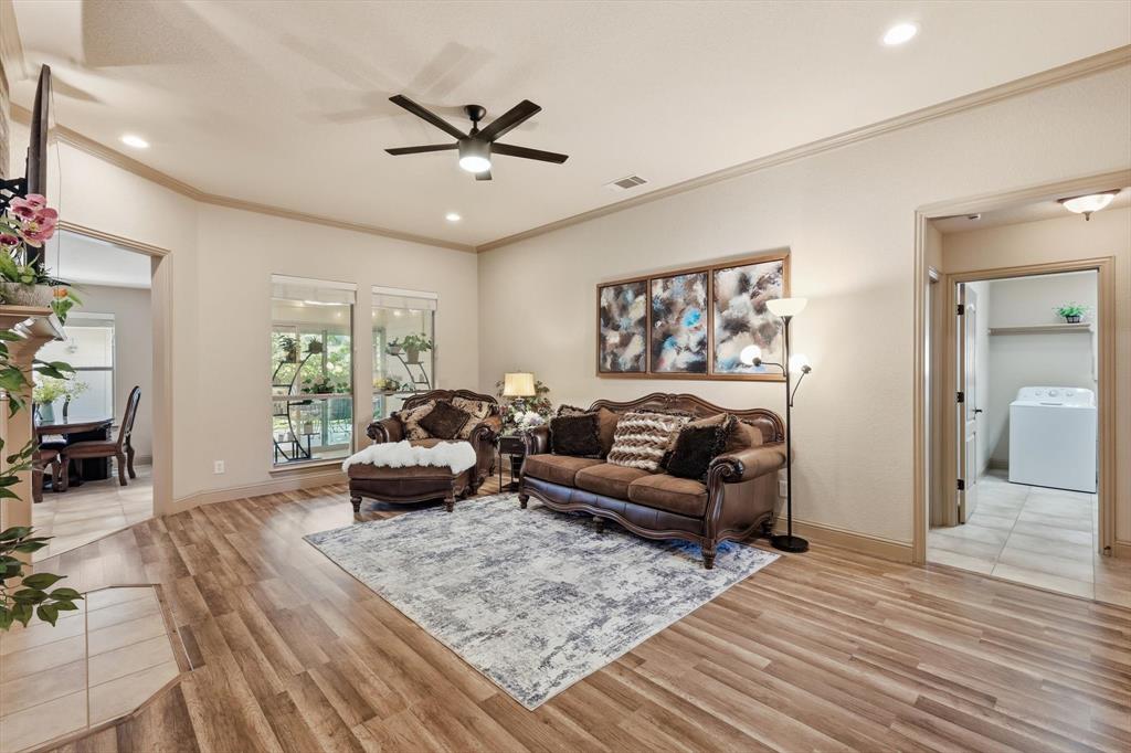 340 Merced Street Burleson, TX 76028 - Photo 8 of 40