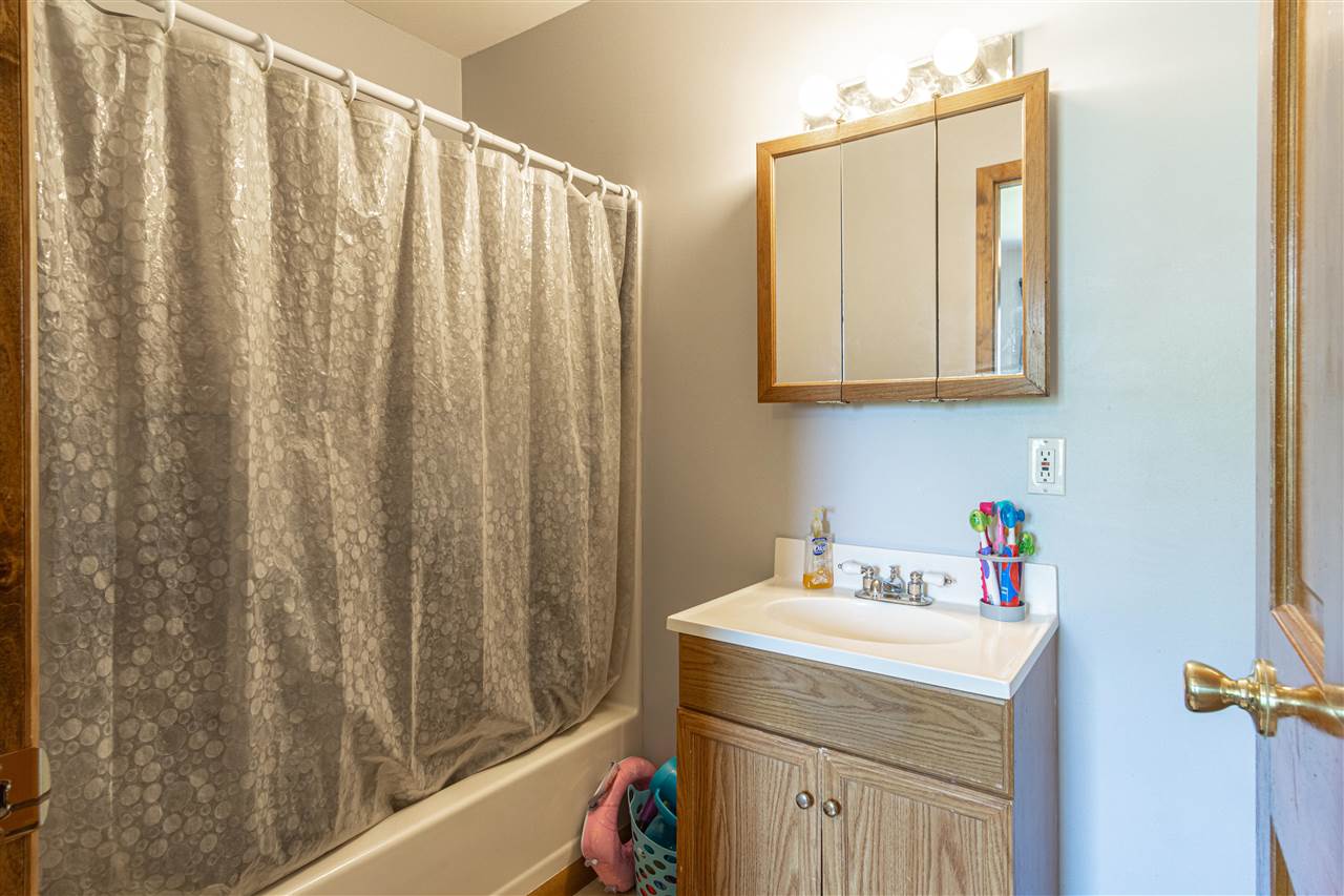8053 Reid Road Swartz Creek, MI 48473 - Photo 21 of 26