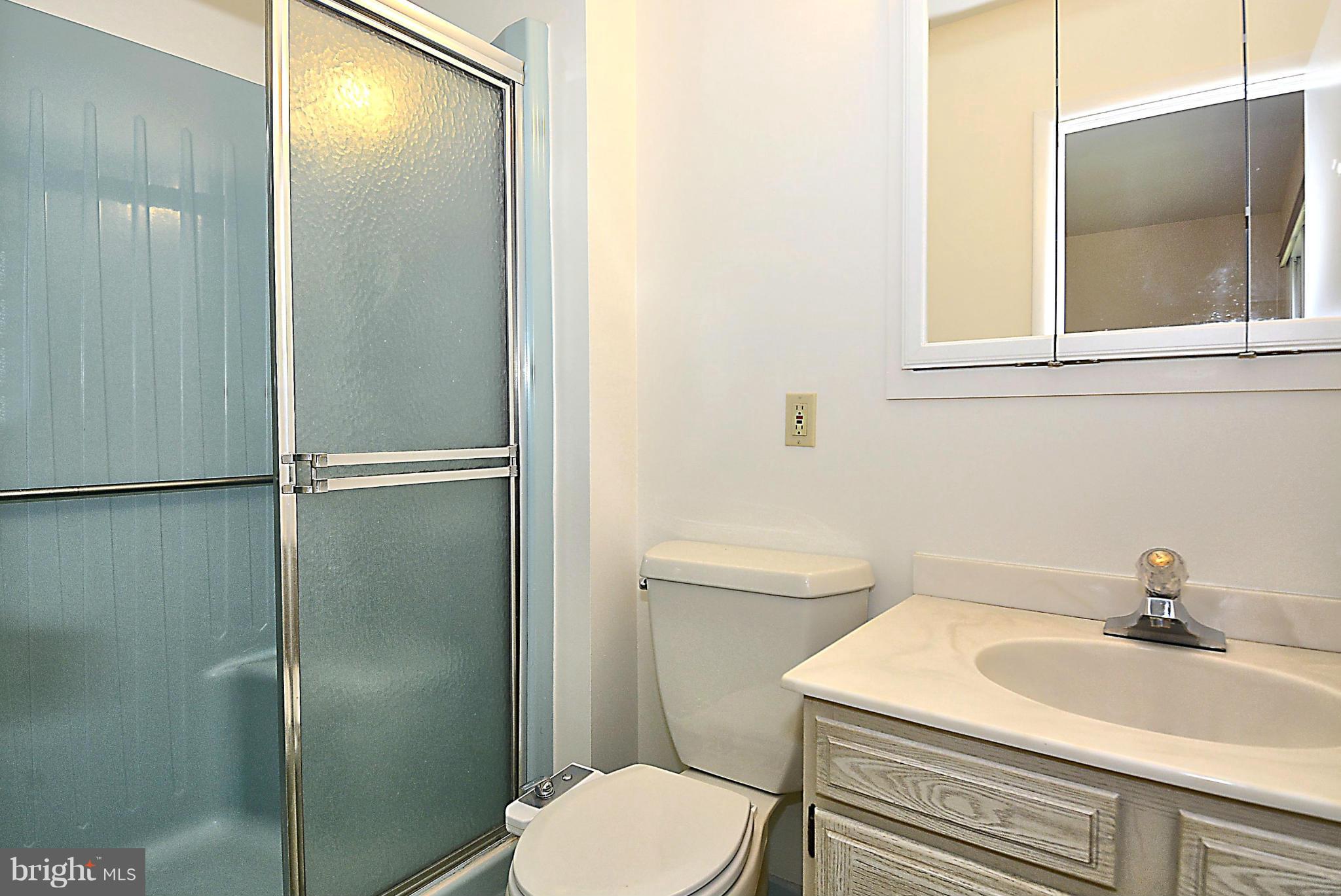 2023 Reedie Drive Silver Spring, MD 20902 - Photo 12 of 30 Bath (Master)