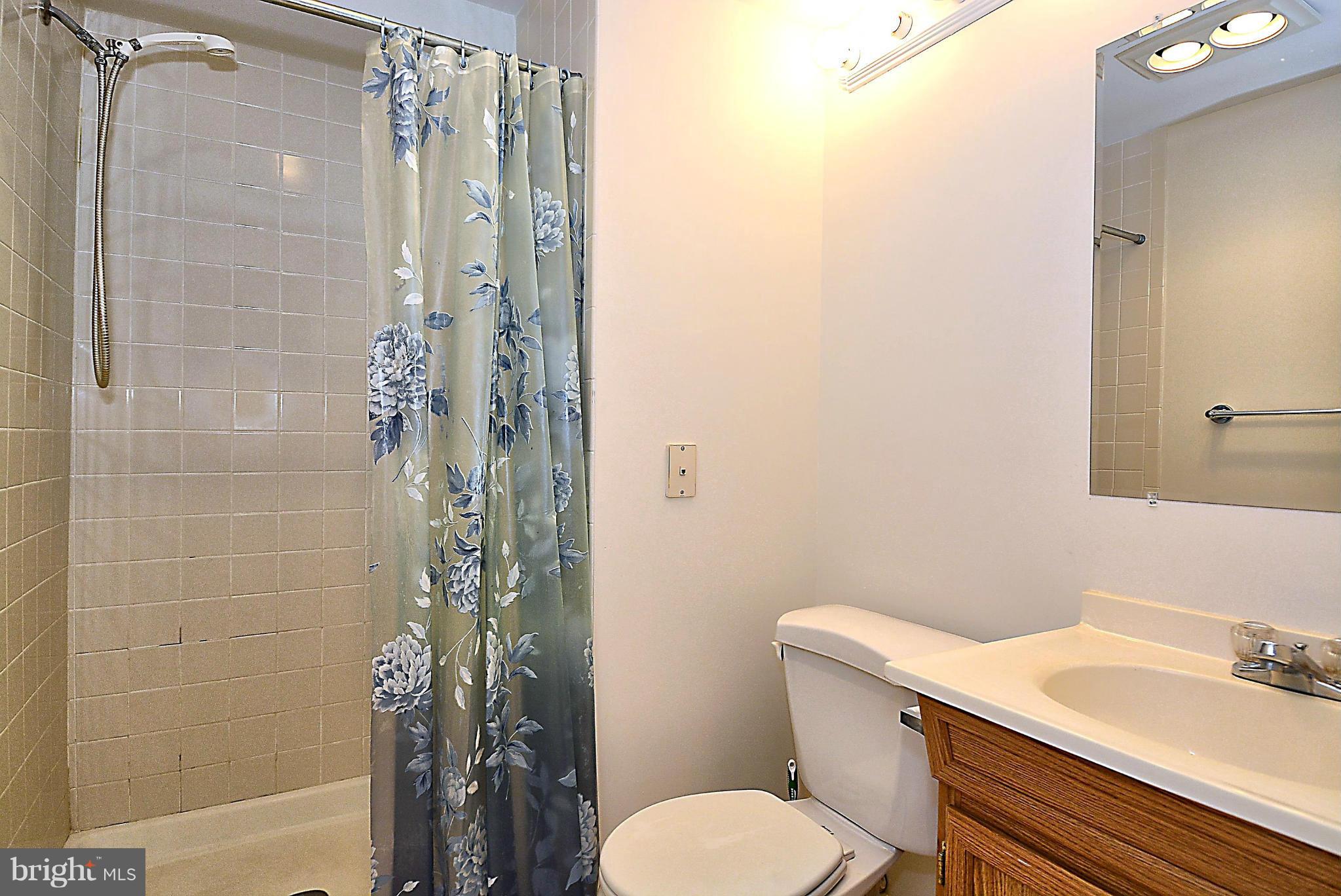 2023 Reedie Drive Silver Spring, MD 20902 - Photo 21 of 30 Bath