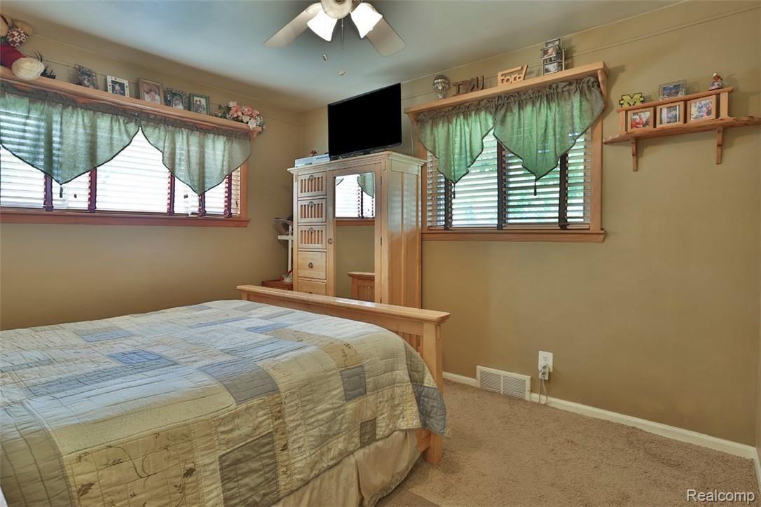 11051 Wayne Road Livonia, MI 48150 - Photo 19 of 31 2B8A7646.jpg