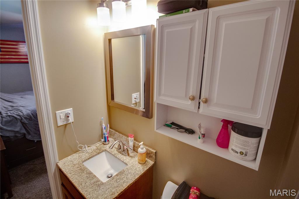 5204 Pin Oak Drive Alton, IL 62002 - Photo 18 of 45