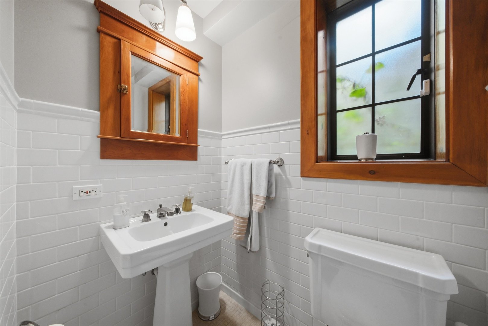 327 Selborne Road Riverside, IL 60546 - Photo 22 of 40 Gallery Image 22