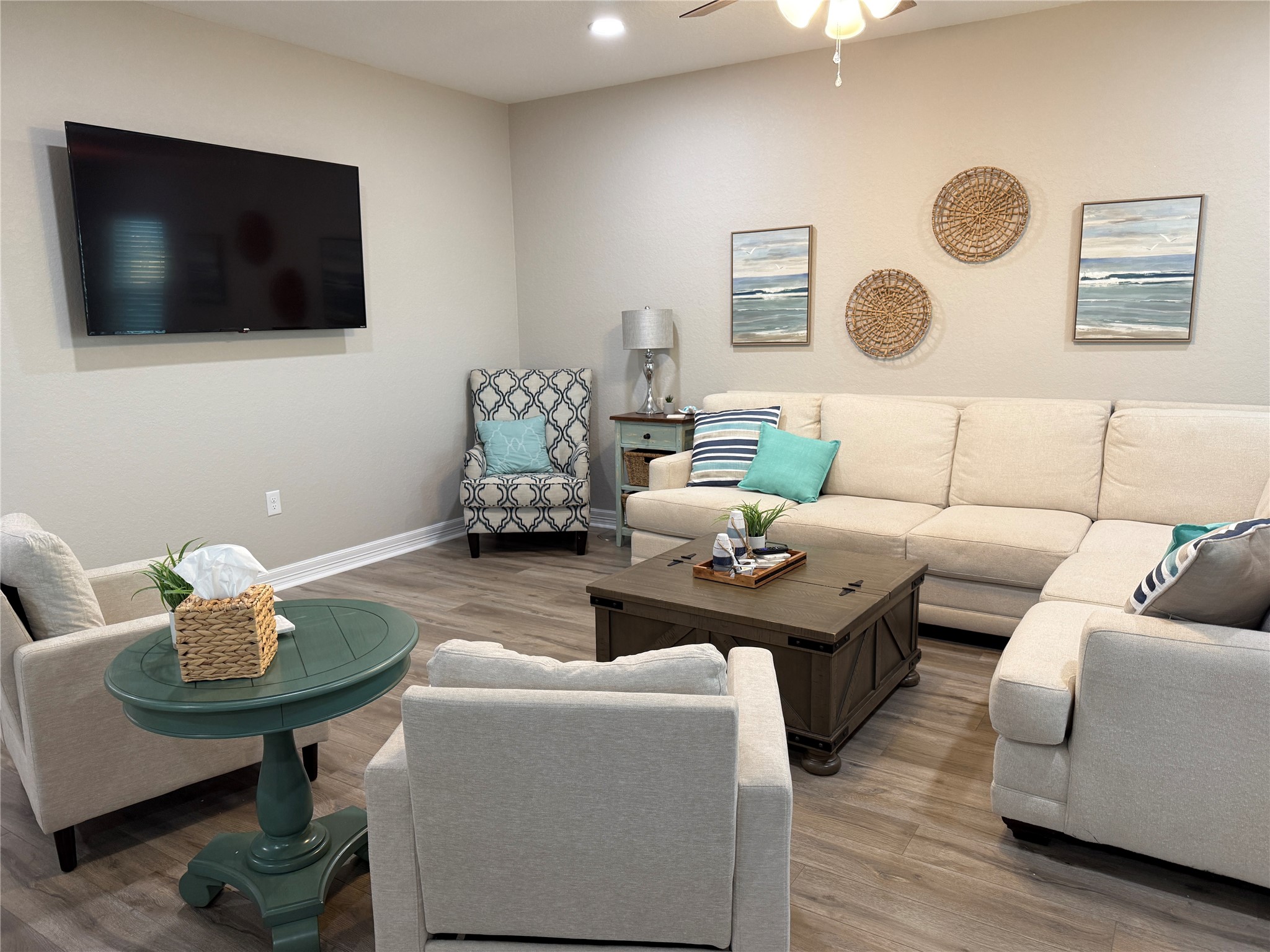528 Thunder Road Surfside Beach, TX 77541 - Photo 5 of 22 a living room with furniture and a flat screen tv