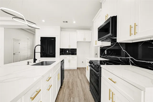 $389,000 | 105 Bledsoe Street, Prairie View, TX 77446