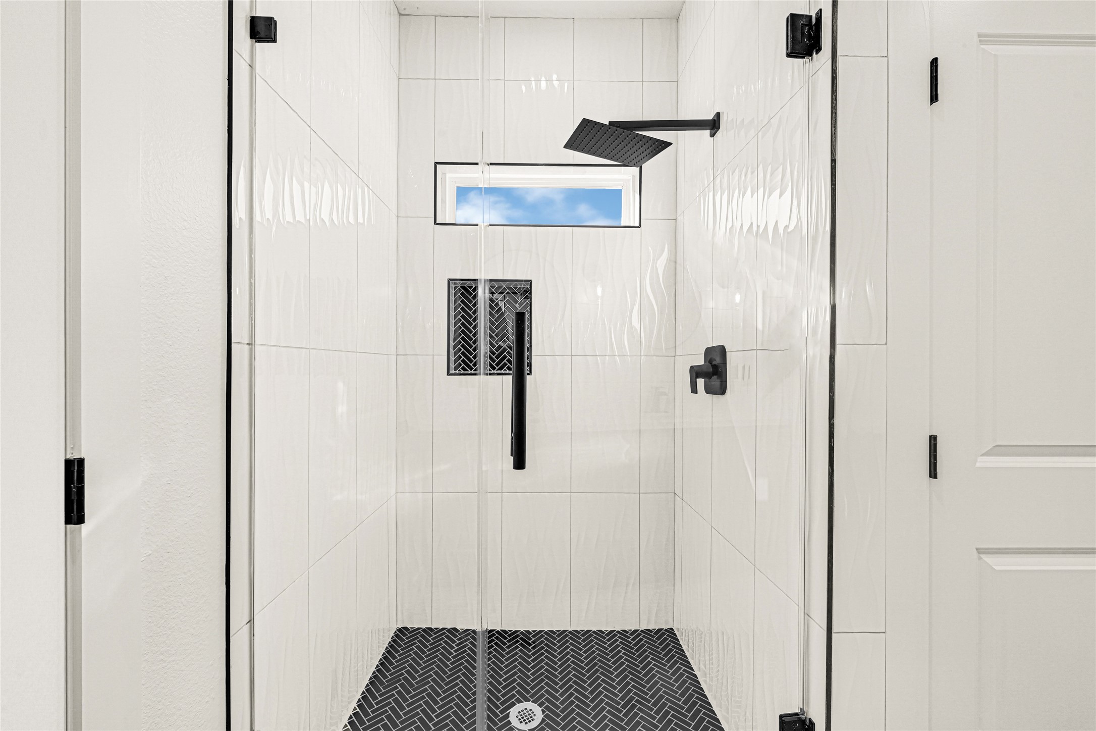 105 Bledsoe Street Prairie View, TX 77446 - Photo 18 of 32 Shower in primary bathroom