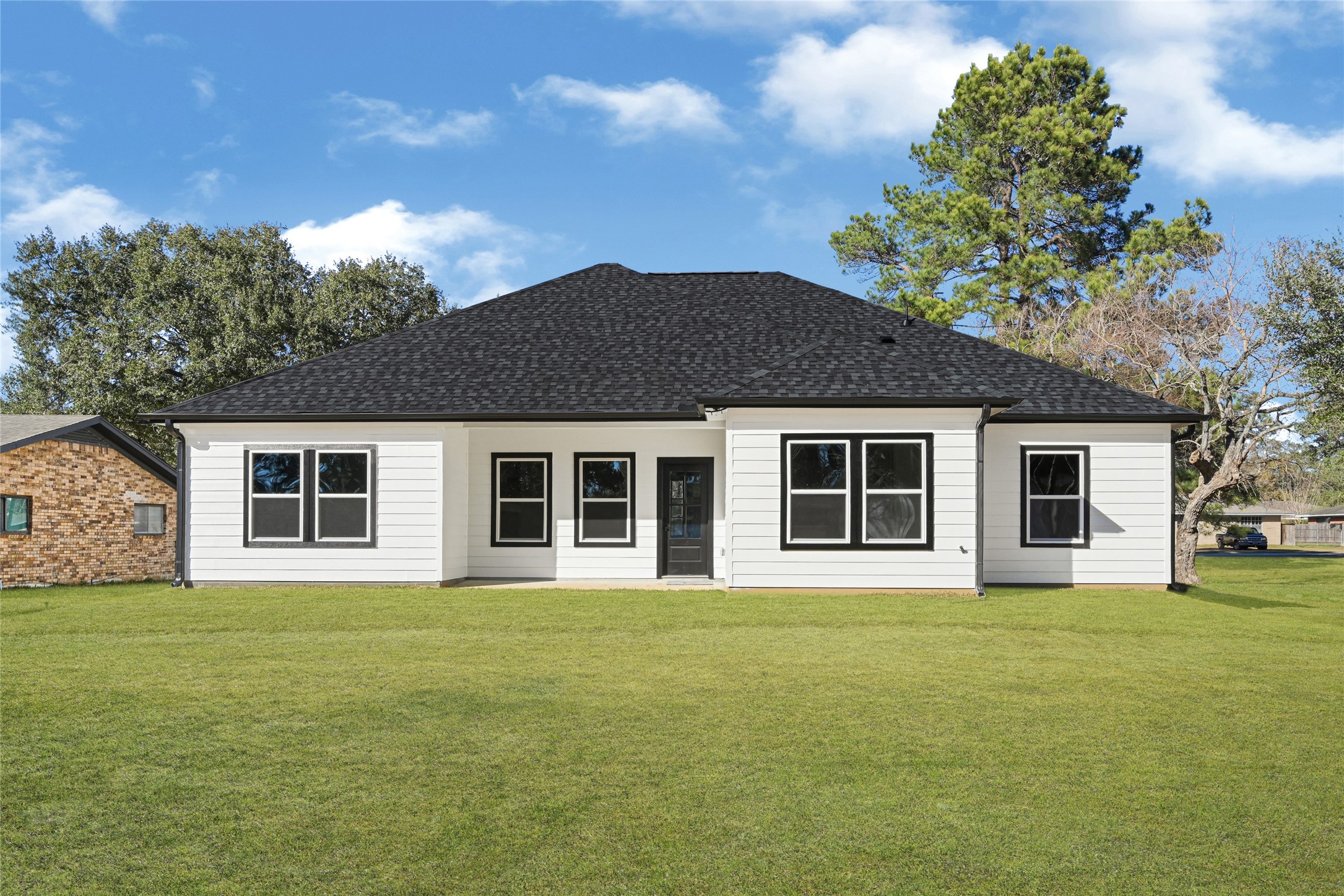 105 Bledsoe Street Prairie View, TX 77446 - Photo 27 of 32 Covered back porch