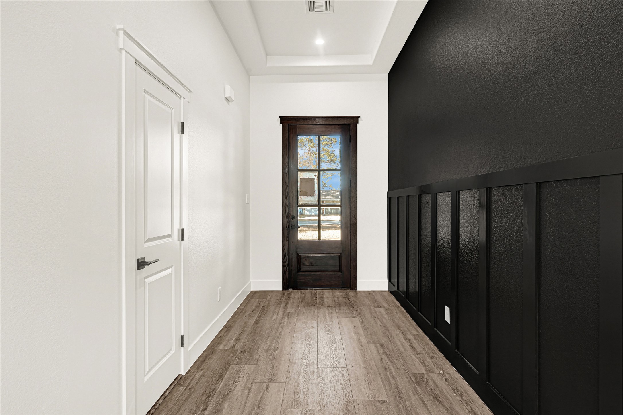 105 Bledsoe Street Prairie View, TX 77446 - Photo 6 of 32 11' tray ceiling at foyer