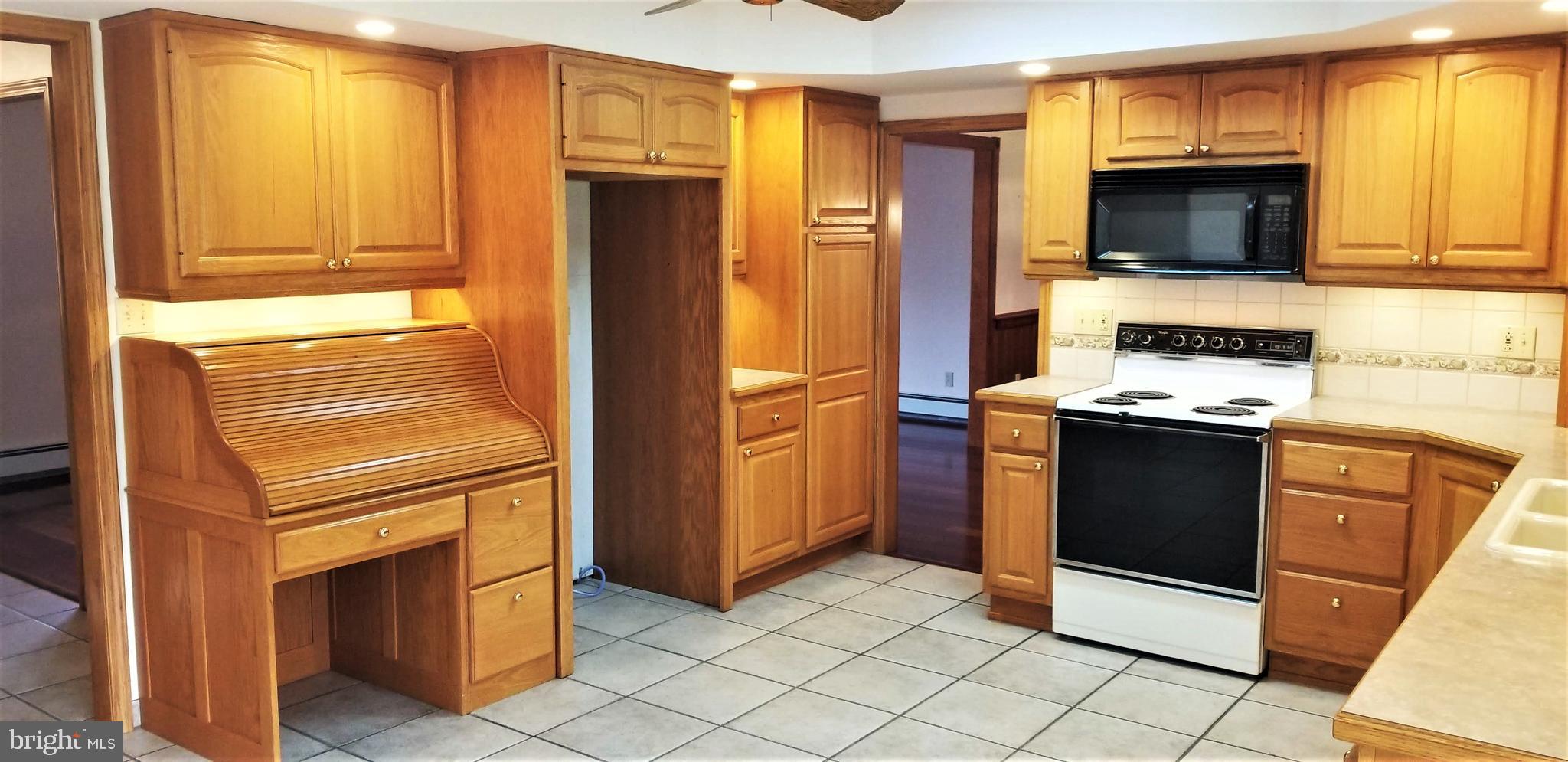 204 Manor Road Harleysville, PA 19438 - Photo 13 of 50 Pantry and Built in Desk