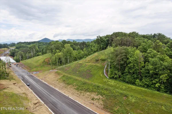 $5,000,000 | Jake Thomas Rd Boulevard, Pigeon Forge, TN 37863