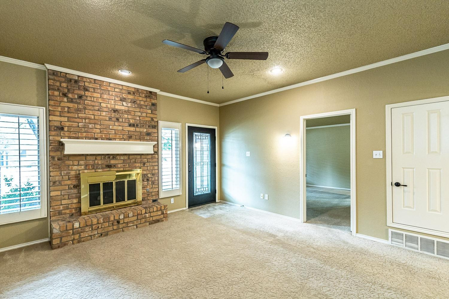 8216 Raleigh Avenue Lubbock, TX 79424 - Photo 5 of 45 Spacious Living Area