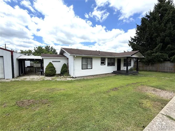 $179,900 | 221 East 3rd Street, Mountain View, MO 65548