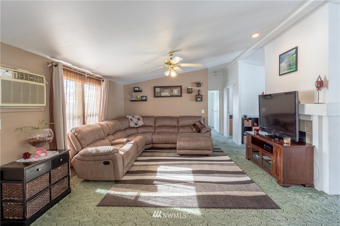 1565 Lower Monitor Road Wenatchee, WA 98801 - Photo 4 of 25 Gallery Image 4