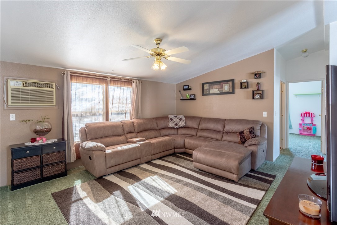 1565 Lower Monitor Road Wenatchee, WA 98801 - Photo 5 of 25 Gallery Image 5