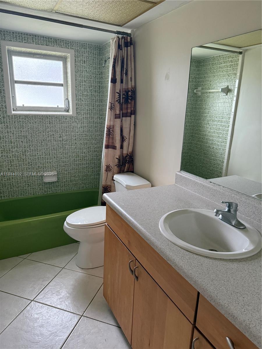 5940 Southwest 18th Street Plantation, FL 33317 - Photo 20 of 24 Main Bathroom