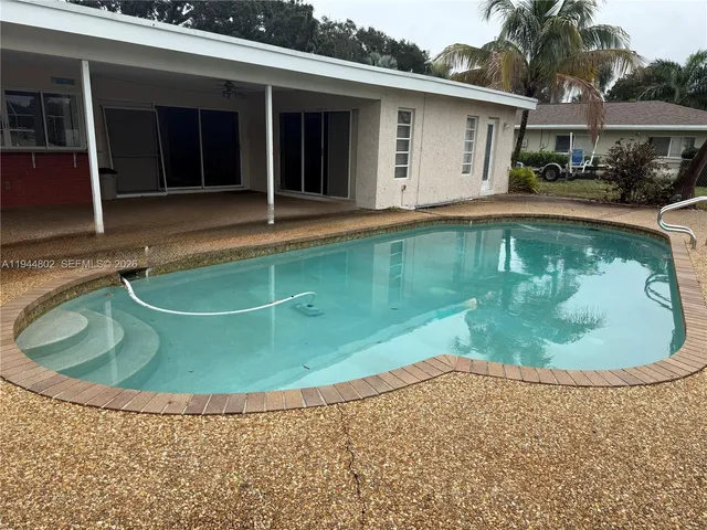 a view of a indoor garage