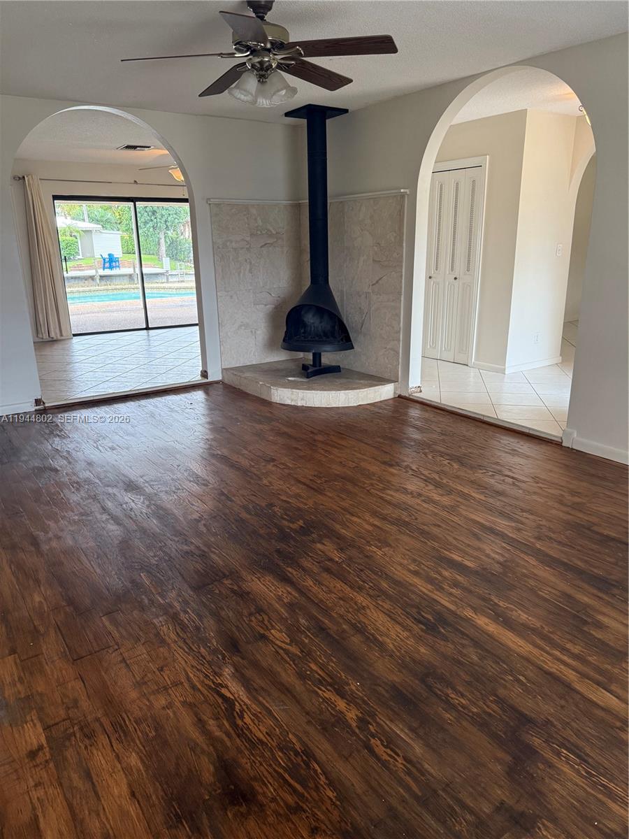 5940 Southwest 18th Street Plantation, FL 33317 - Photo 5 of 24 Living Room
