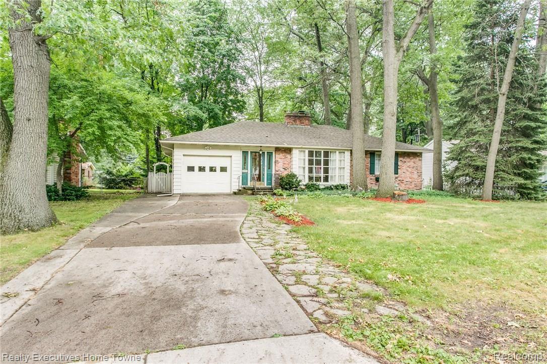 3244 Riverside Drive Port Huron, MI 48060 - Photo 4 of 23 3244 Riverside Dr-1.JPG