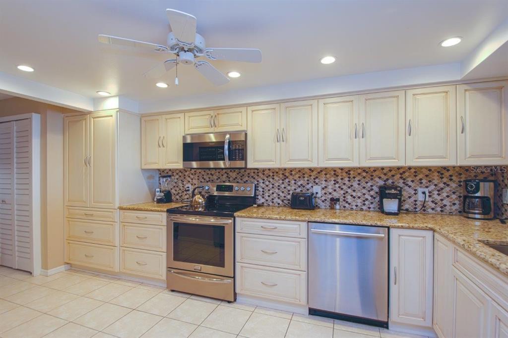 6500 Sunset Way, Unit 321 St. Pete Beach, FL 33706 - Photo 11 of 38