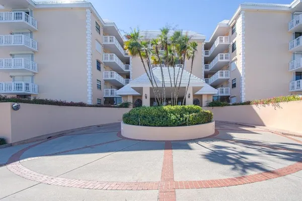 $4,000 | 6500 Sunset Way, Unit 321, St. Pete Beach, FL 33706