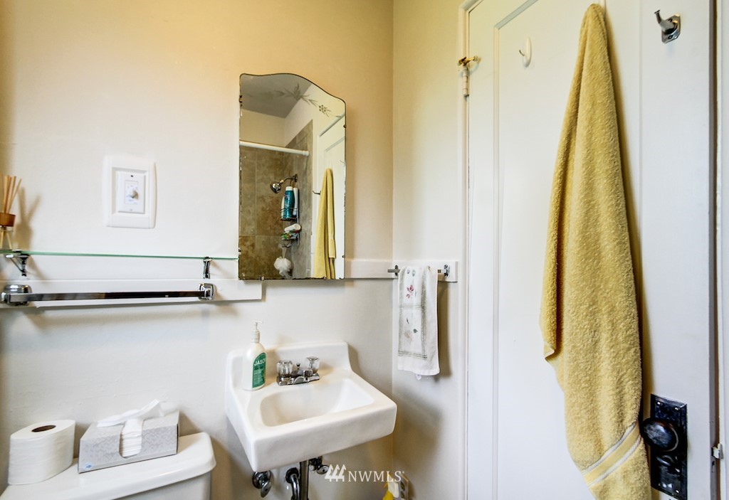 1307 Maple Street Everett, WA 98201 - Photo 9 of 20 Gallery Image 9