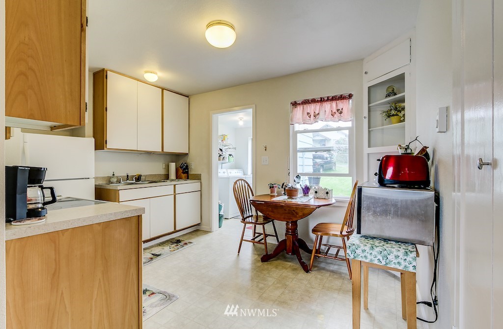 1307 Maple Street Everett, WA 98201 - Photo 10 of 20 Gallery Image 10
