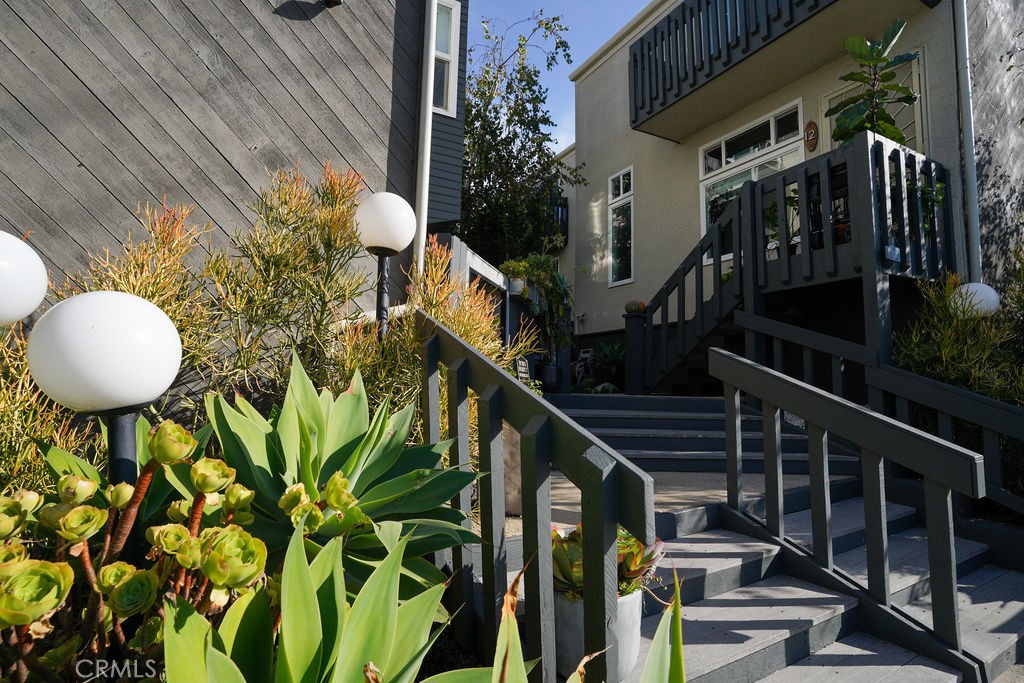 320 12th Street, Unit 5 Seal Beach, CA 90740 - Photo 16 of 18 a view of entryway and hall