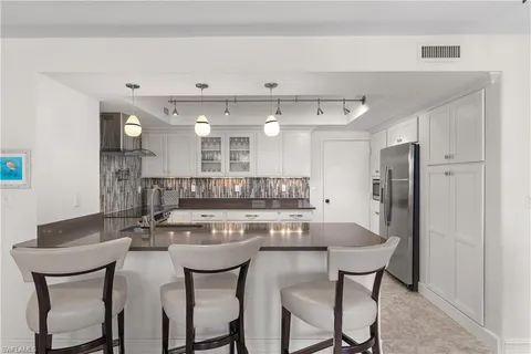 $15,000 | 3115 Gulf Shore Boulevard North, Unit 203S, Naples, FL 34103