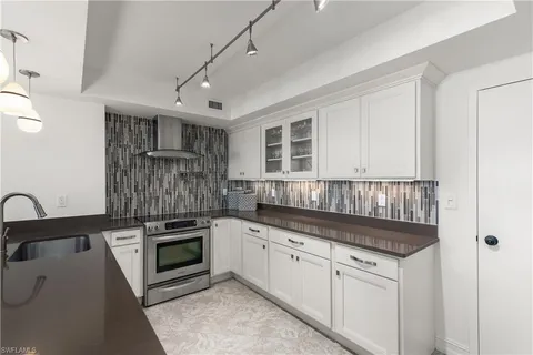 $15,000 | 3115 Gulf Shore Boulevard North, Unit 203S, Naples, FL 34103