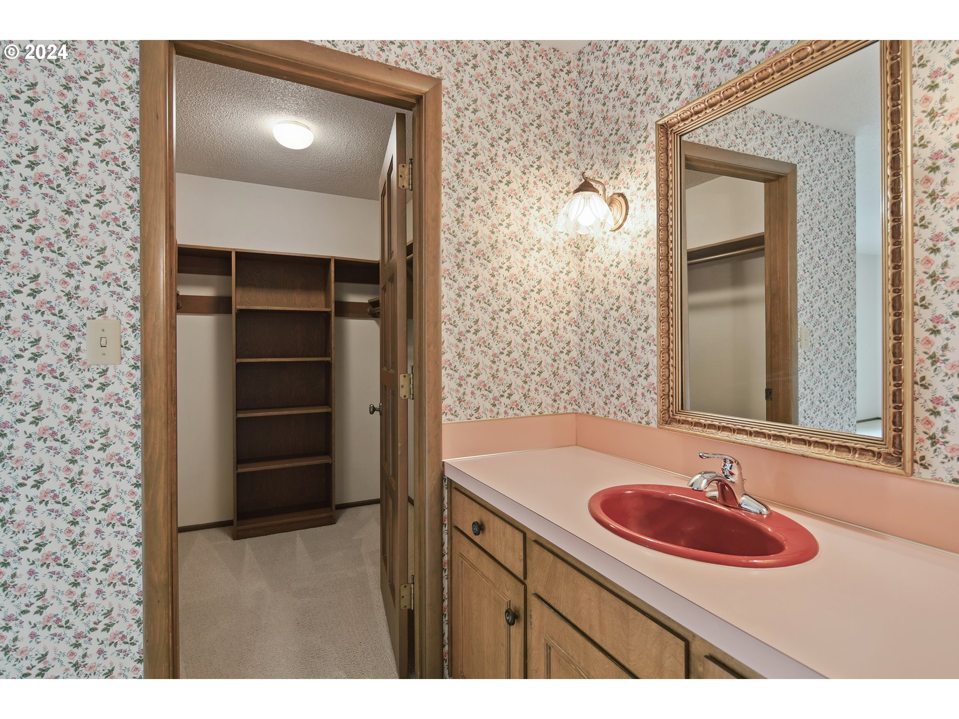 1065 Chestnut Street Northwest Salem, OR 97304 - Photo 27 of 44 a bathroom with a sink and a mirror