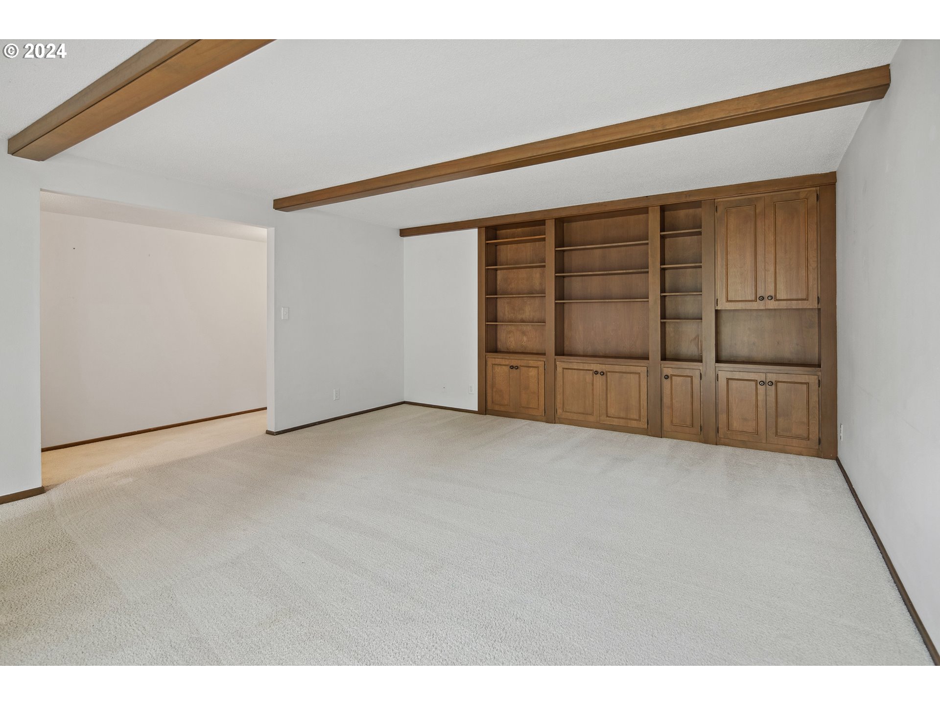 1065 Chestnut Street Northwest Salem, OR 97304 - Photo 8 of 44 a view of an empty room with cabinet