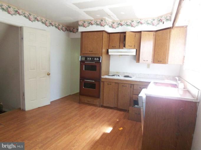 3900 Carthage Road Randallstown, MD 21133 - Photo 6 of 10 Kitchen