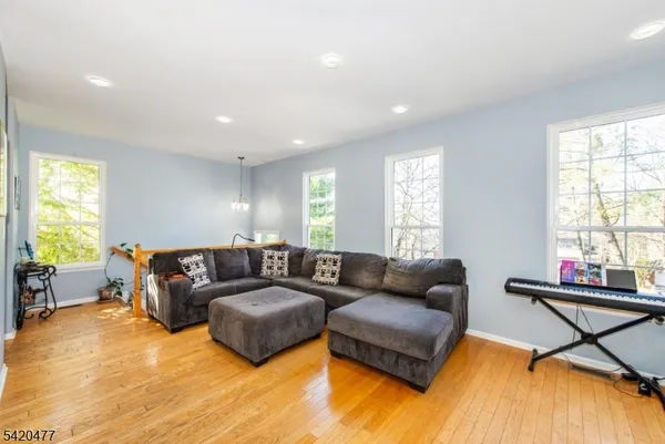 $700,000 | 10 Gannet Court, Wayne, NJ 07470