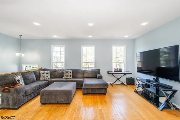 $700,000 | 10 Gannet Court, Wayne, NJ 07470