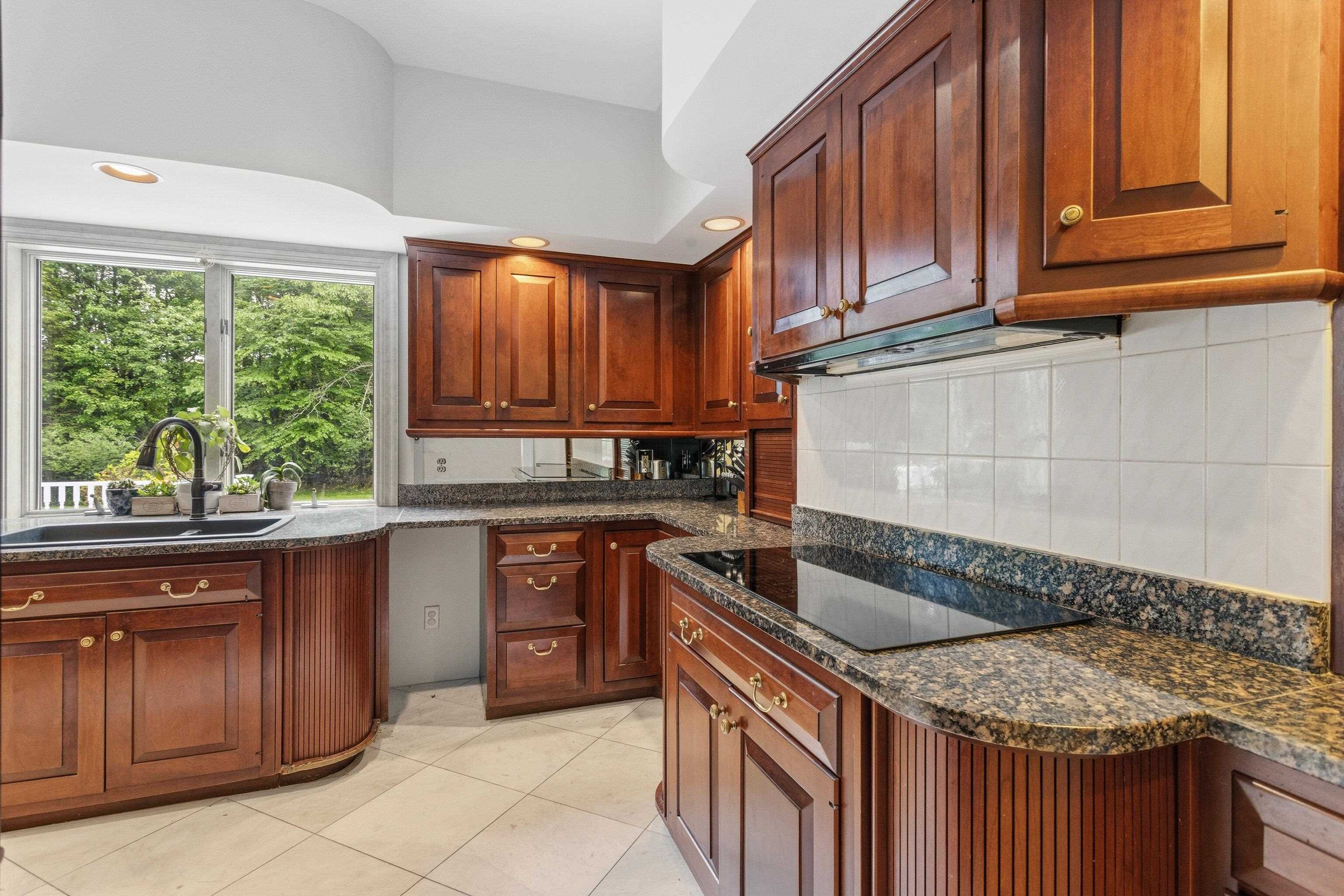 3 Oak Lane Stratham, NH 03885 - Photo 24 of 58