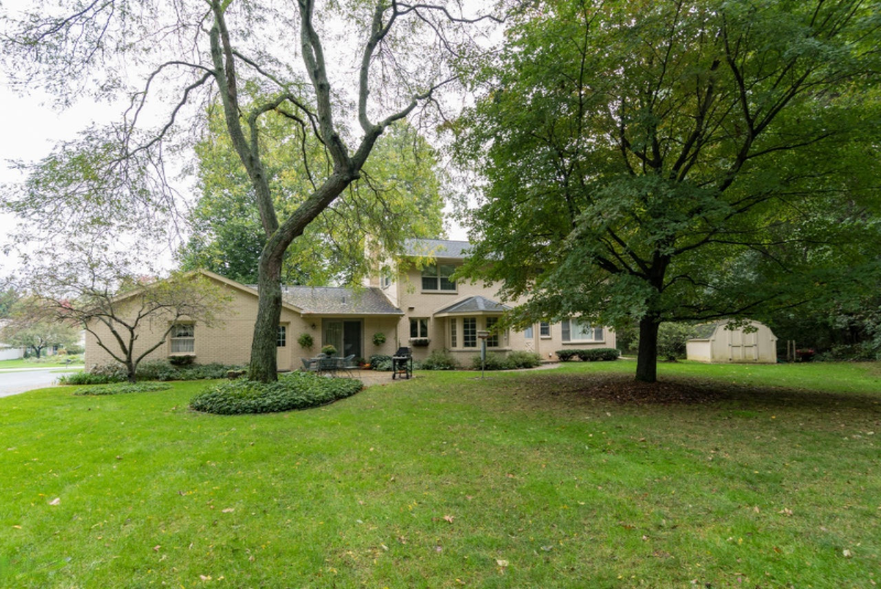 37 West Ridge Circle Kalamazoo, MI 49009 - Photo 3 of 31 West Ridge Circle-24