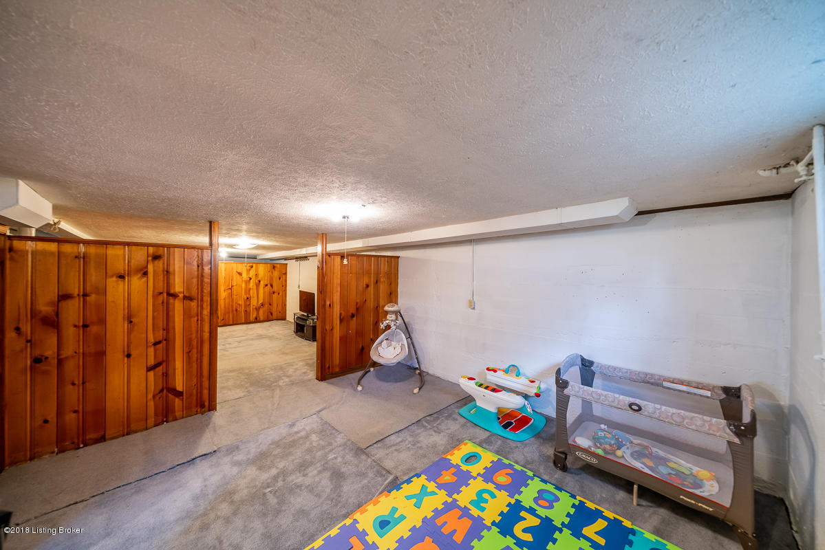 8383 Walker Road Louisville, KY 40258 - Photo 26 of 34 8383 Walker Rd L-35