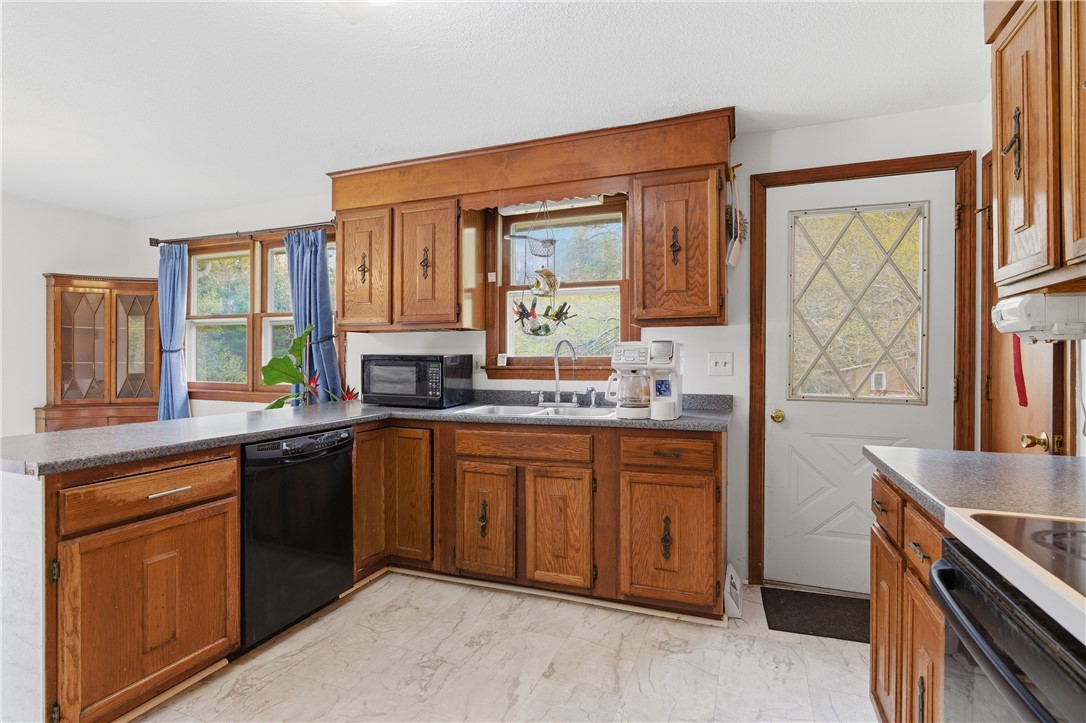90 Pulaski Road Glocester, RI 02814 - Photo 8 of 42