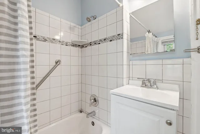 $3,400 | 1119 South Edison Street, Arlington, VA 22204